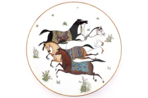 HERMES CHEVAL D'ORIENT PROCELAIN PLATE, 1 PCS, WITH BOX