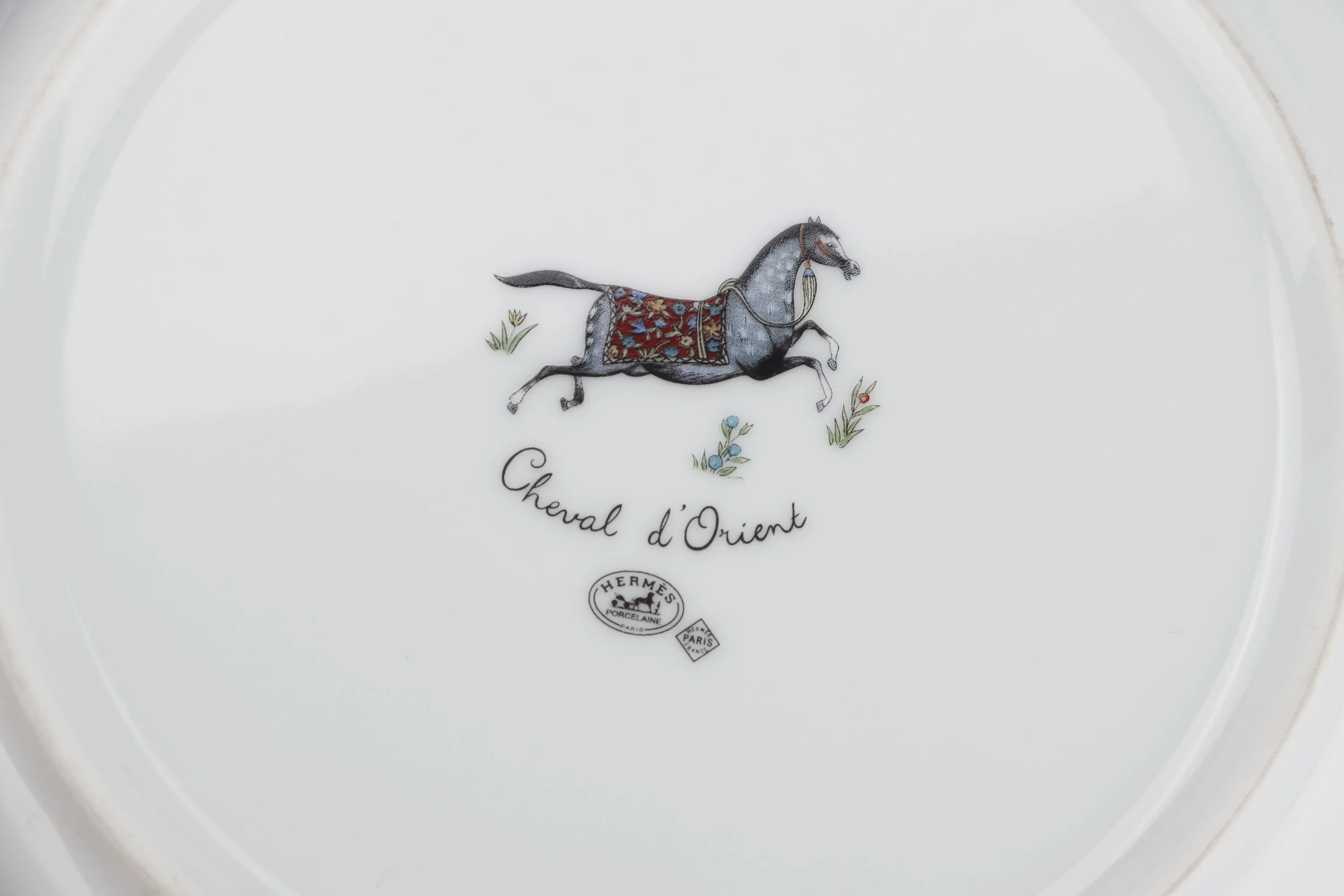 HERMES CHEVAL D'ORIENT PROCELAIN PLATE, 1 PCS, WITH BOX